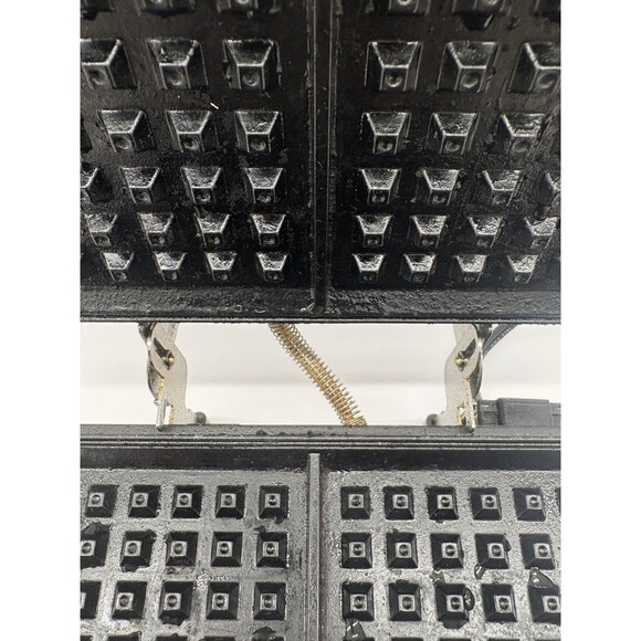 Toastmaster Reversible Plate Waffle Desert Griddle Iron Maker 442A - Picture 9 of 16